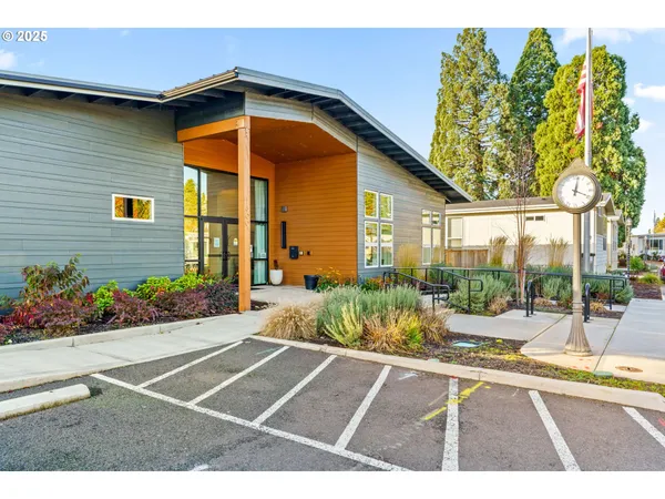 $79,000 | 1800 Lakewood Court, Unit 127, Eugene, OR 97402