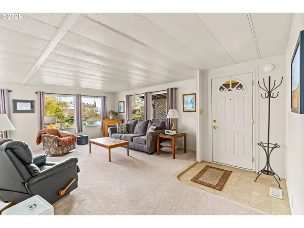 $79,000 | 1800 Lakewood Court, Unit 127, Eugene, OR 97402