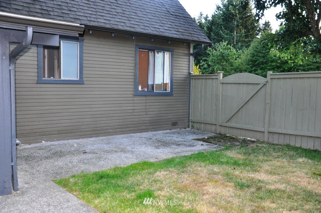 203 219th Place Southeast Bothell, WA 98021 - Photo 5 of 13
