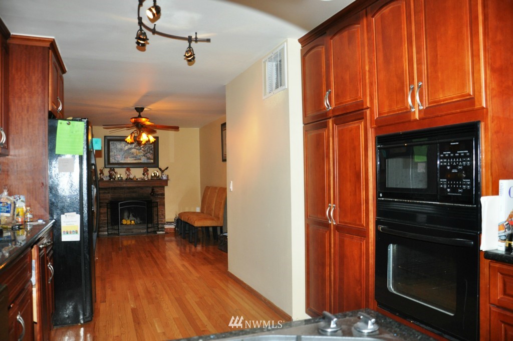 203 219th Place Southeast Bothell, WA 98021 - Photo 8 of 13