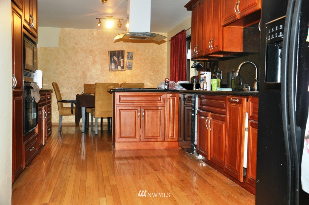 203 219th Place Southeast Bothell, WA 98021 - Photo 10 of 13