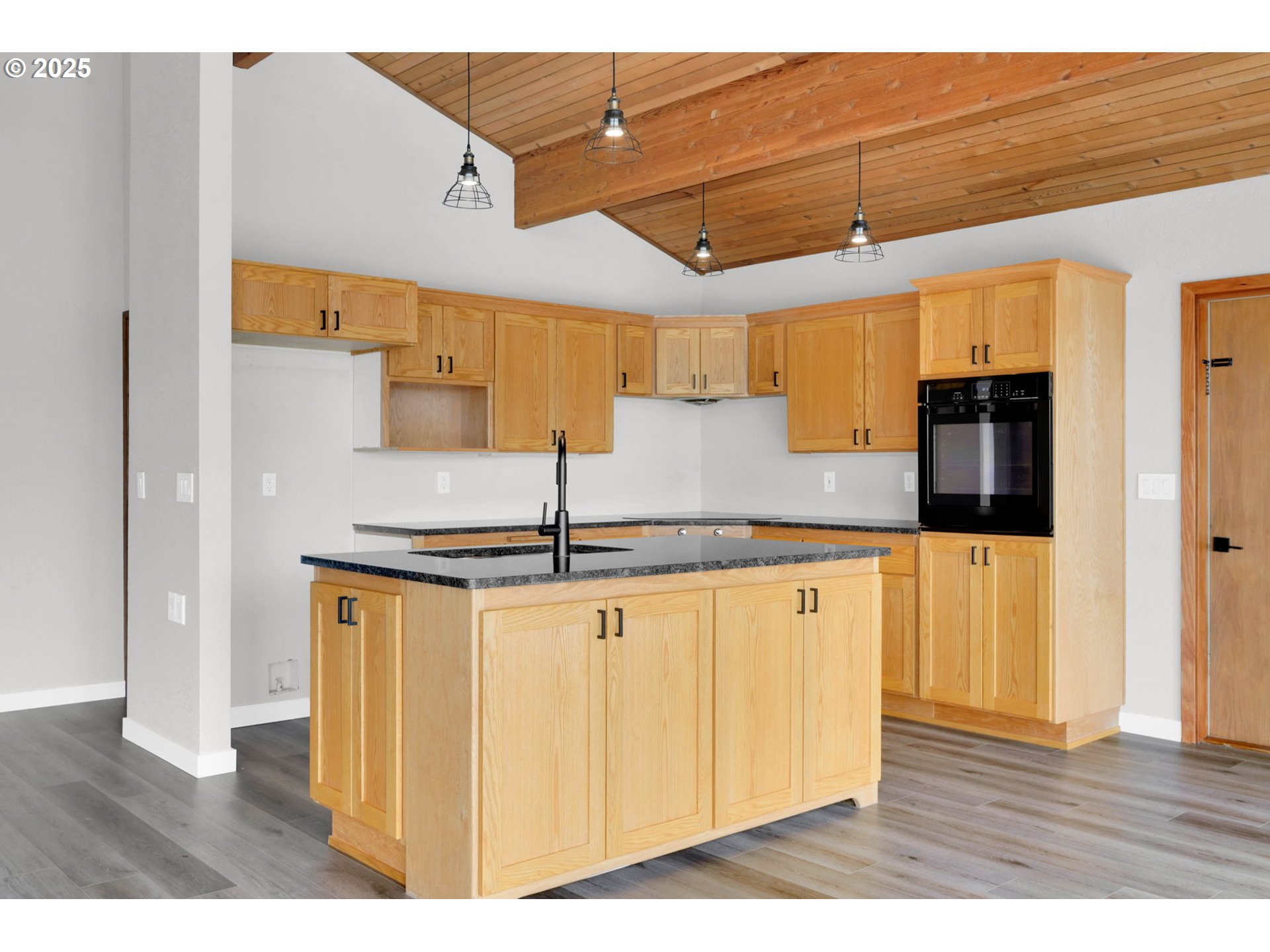 190 Paradise Point Lane Roseburg, OR 97471 - Photo 12 of 40