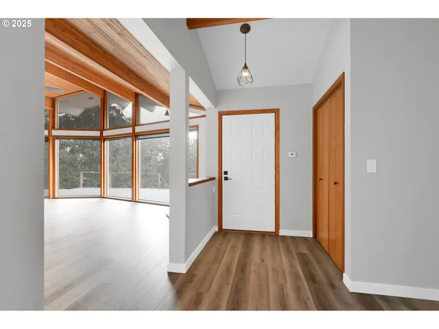 $549,000 | 190 Paradise Point Lane, Roseburg, OR 97471