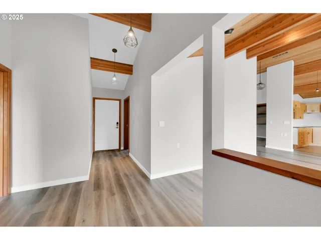 $549,000 | 190 Paradise Point Lane, Roseburg, OR 97471