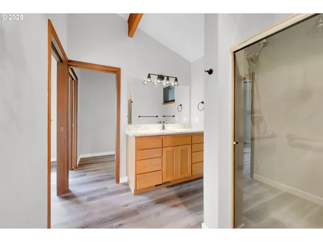 $549,000 | 190 Paradise Point Lane, Roseburg, OR 97471