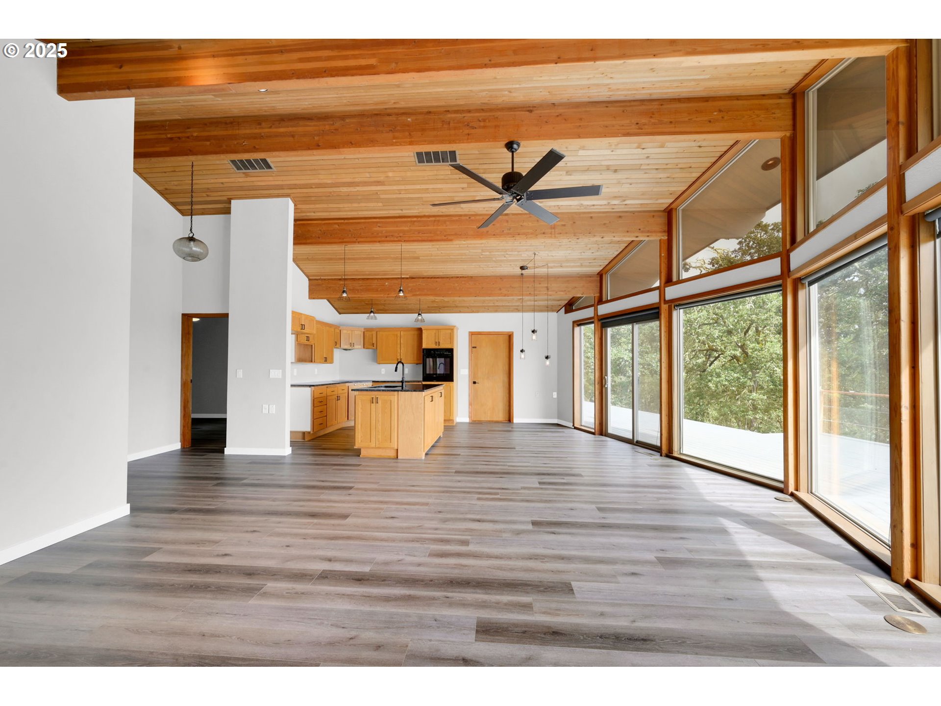 190 Paradise Point Lane Roseburg, OR 97471 - Photo 9 of 40