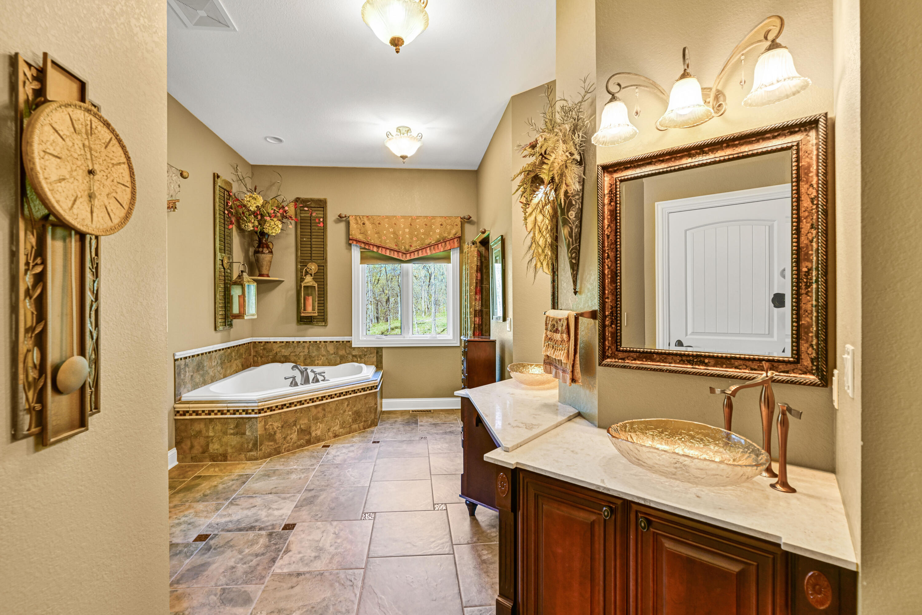 N4161 Kenney Lane Delavan, WI 53115 - Photo 15 of 62 Primary Bath