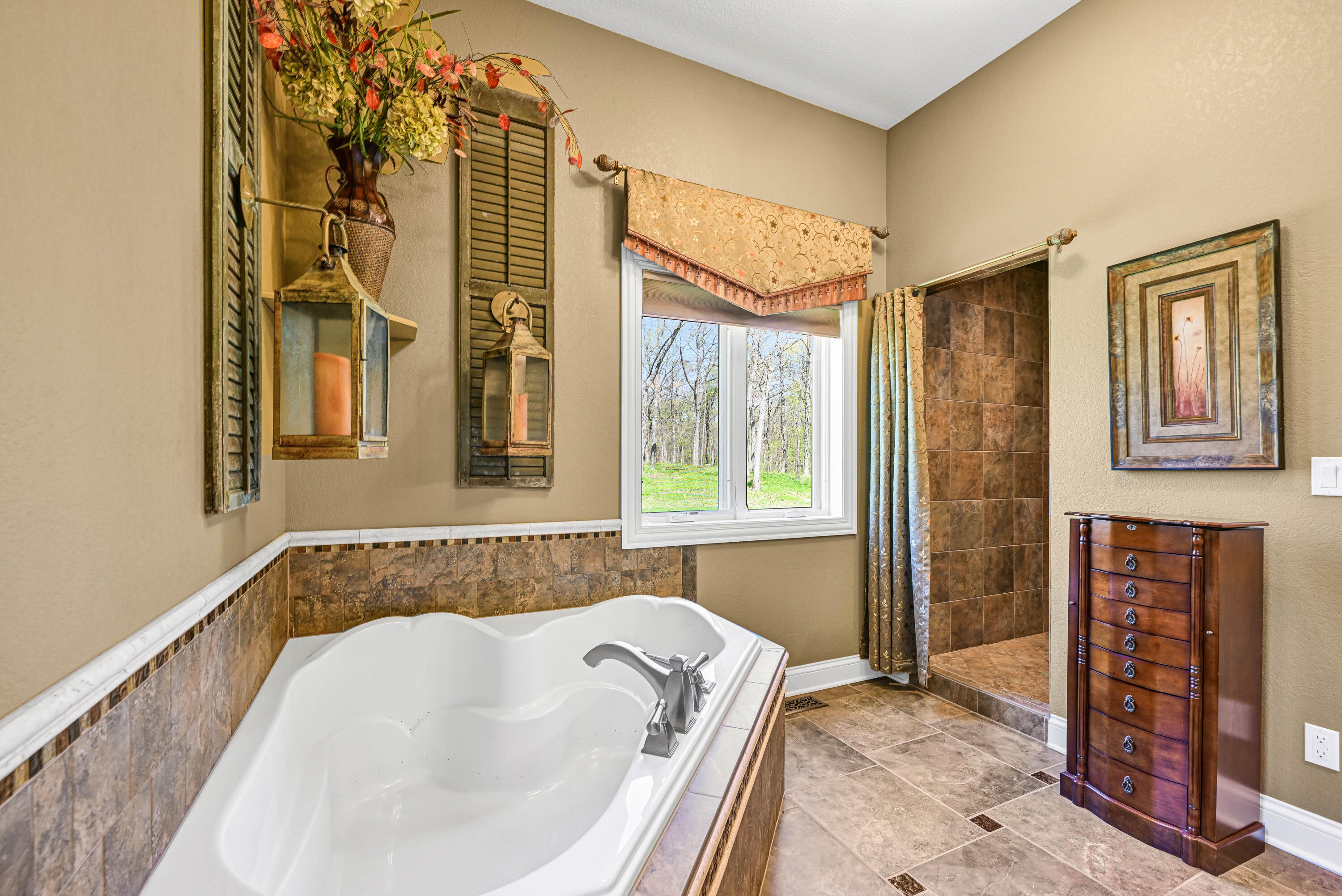 N4161 Kenney Lane Delavan, WI 53115 - Photo 16 of 62 Primary Bath