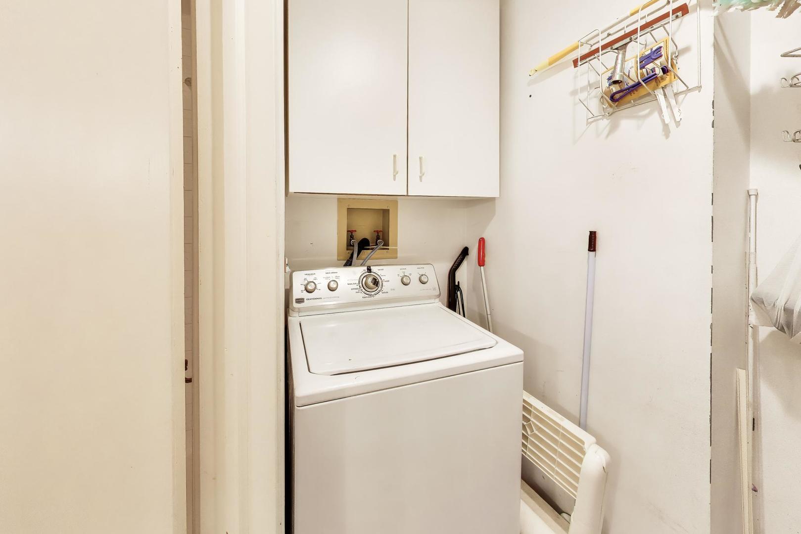 9558 Gross Point Road, Unit A605 Skokie, IL 60076 - Photo 20 of 24