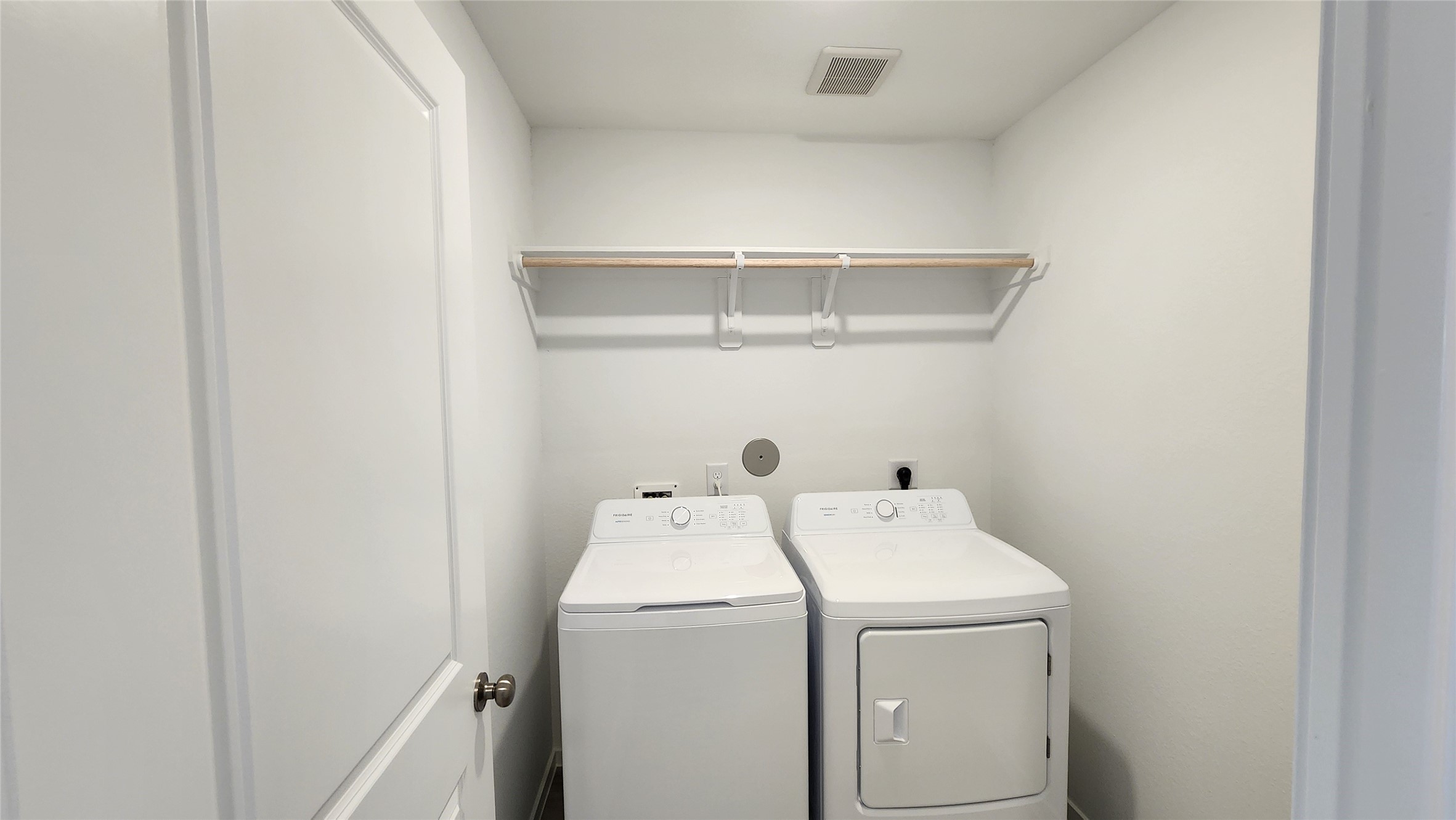16214 Rustic Prairie Drive Hockley, TX 77447 - Photo 33 of 37 In-house laundry room