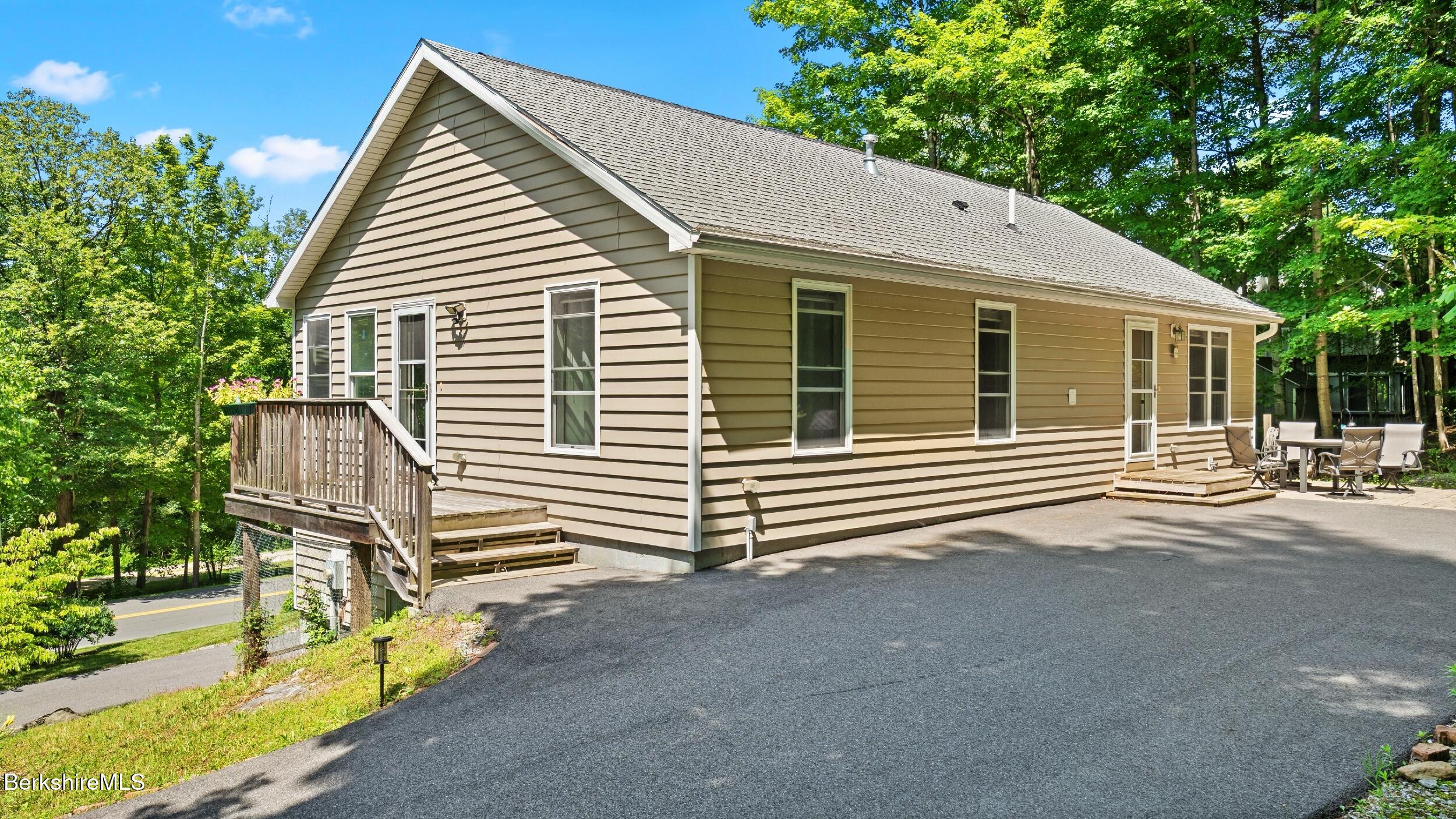 26 Mahkeenac Road Stockbridge, MA 01262 - Photo 6 of 37 DSC00075