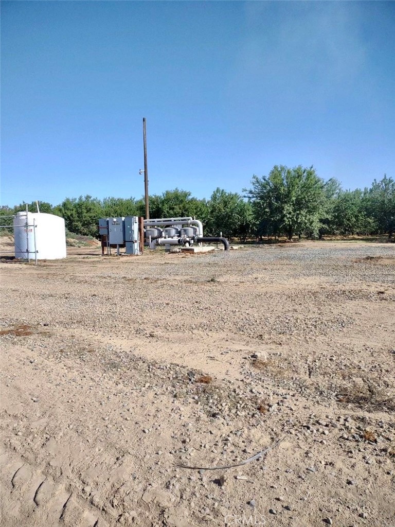 10351 Ave 112 Pixley, CA 93256 - Photo 14 of 14