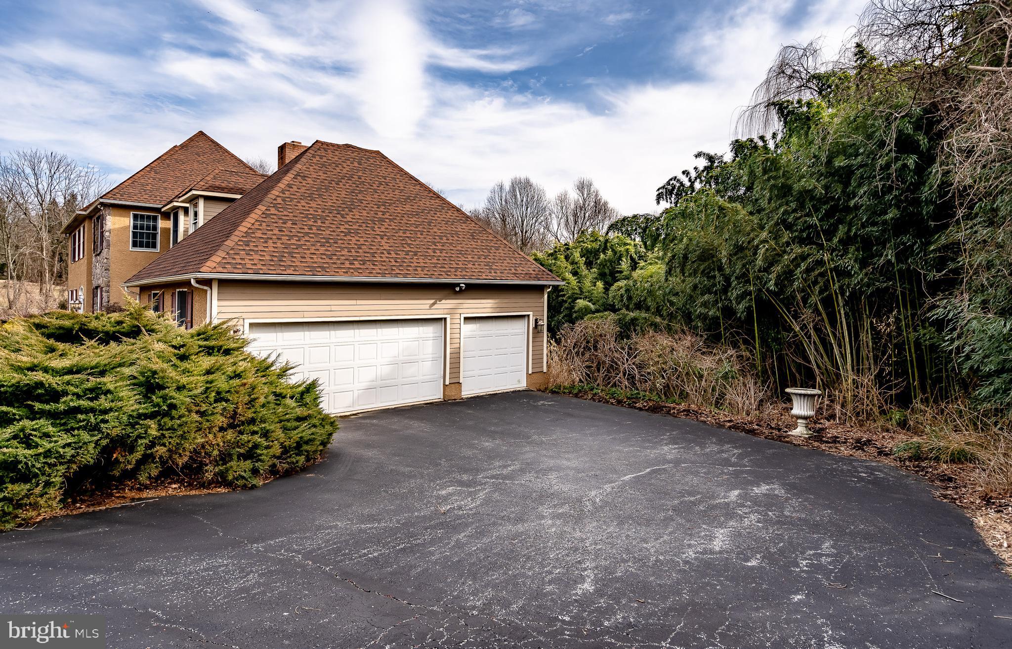 135 Crestwood Road Landenberg, PA 19350 - Photo 13 of 55 3 car garage