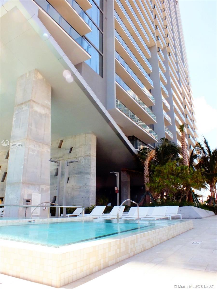 68 Southeast 6th Street, Unit 1010 Miami, FL 33131 - Photo 33 of 43 a view of a building