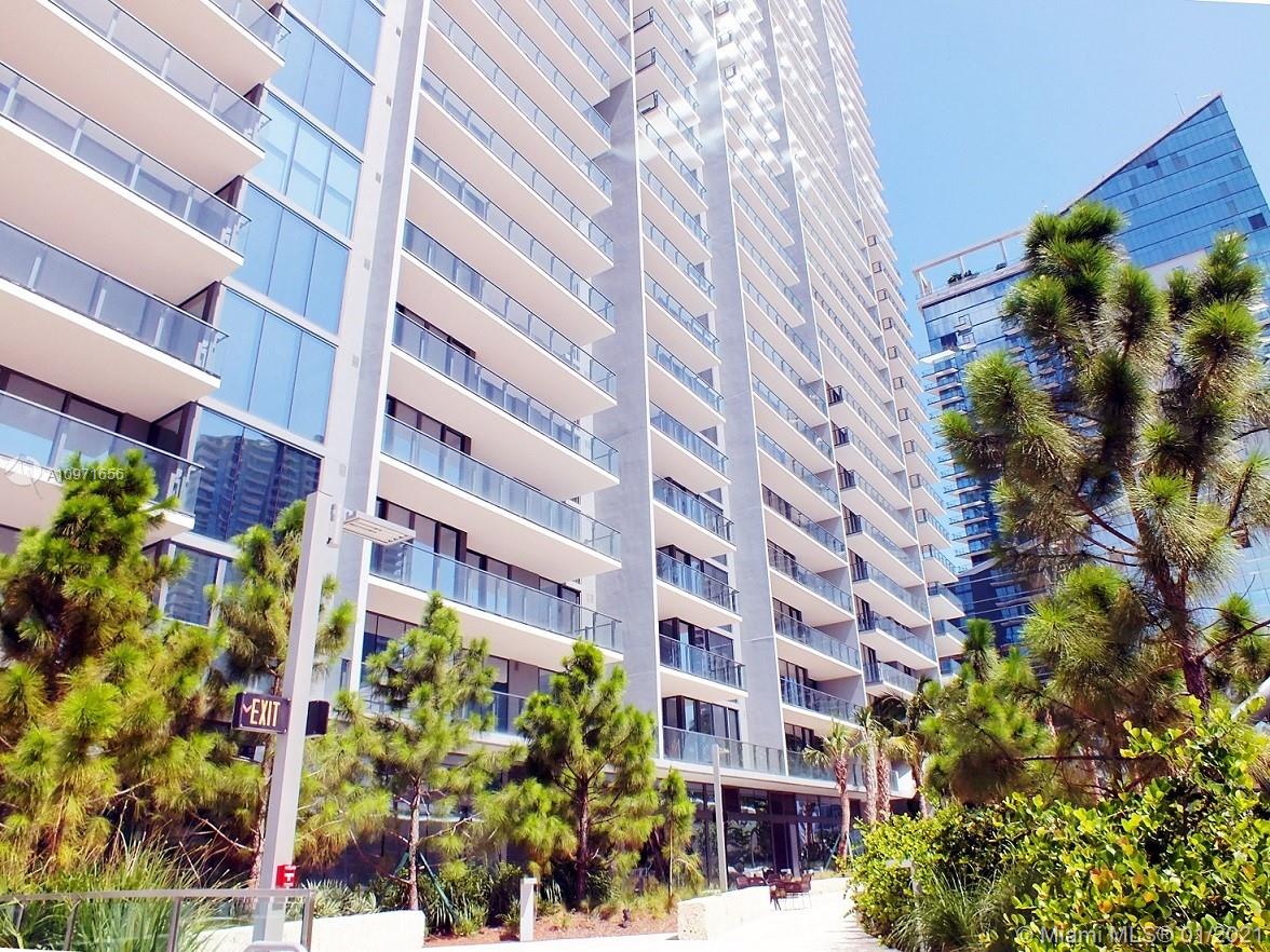 68 Southeast 6th Street, Unit 1010 Miami, FL 33131 - Photo 34 of 43 front view of a building