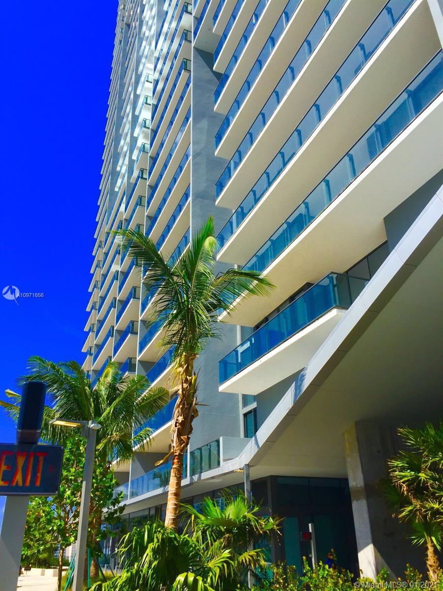 68 Southeast 6th Street, Unit 1010 Miami, FL 33131 - Photo 40 of 43 a view of a building