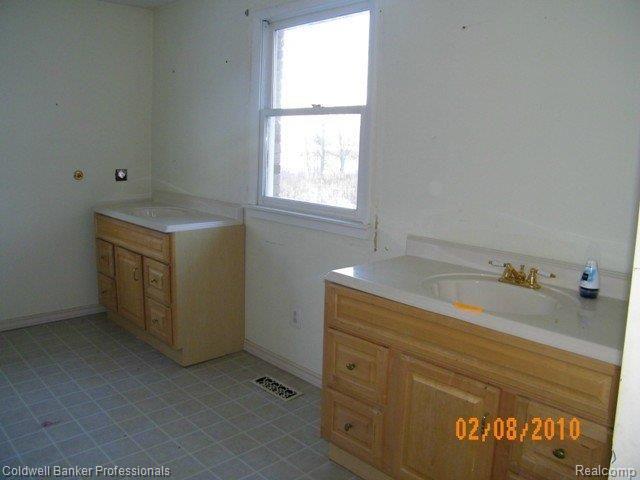 8415 Barnes Road Millington, MI 48746 - Photo 17 of 19 masterbathvanities