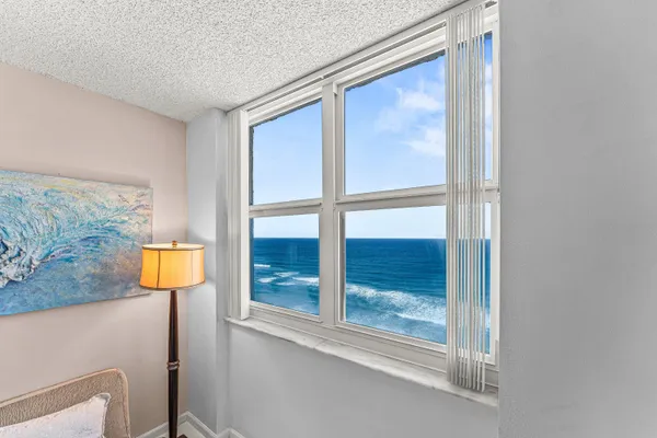 $3,500 | 5420 North Ocean Drive, Unit 2101, Singer Island, FL 33404