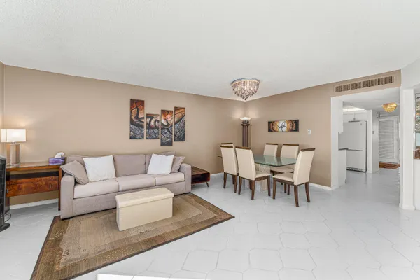 $3,500 | 5420 North Ocean Drive, Unit 2101, Singer Island, FL 33404