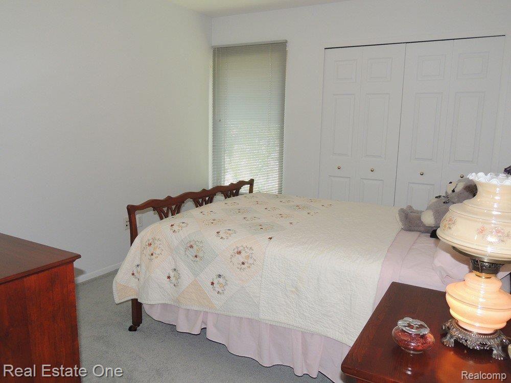 673 Oakbrook West, Unit 1 Rochester, MI 48307 - Photo 14 of 20 GUEST BEDROOM