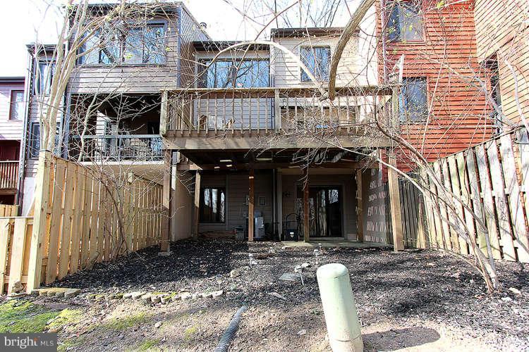 11505 Hearthstone Court Reston, VA 20191 - Photo 30 of 30 Exterior (Rear)