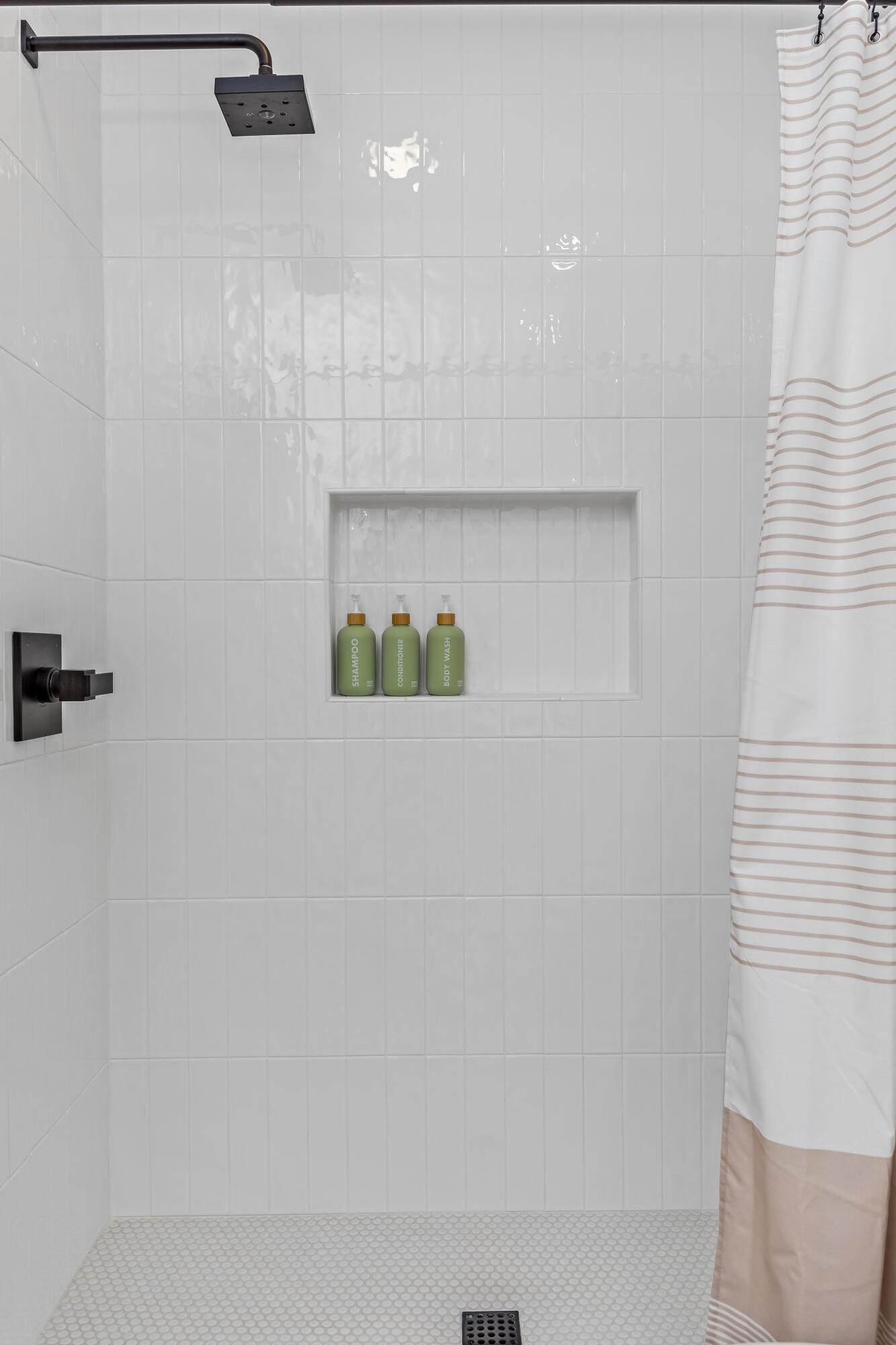 4902 Sandyland Road, Unit 134 Carpinteria, CA 93013 - Photo 10 of 19 a close up of a white wall