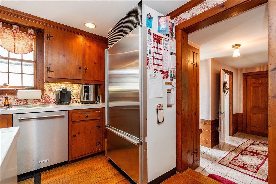 241 Howland Road East Greenwich, RI 02818 - Photo 17 of 50