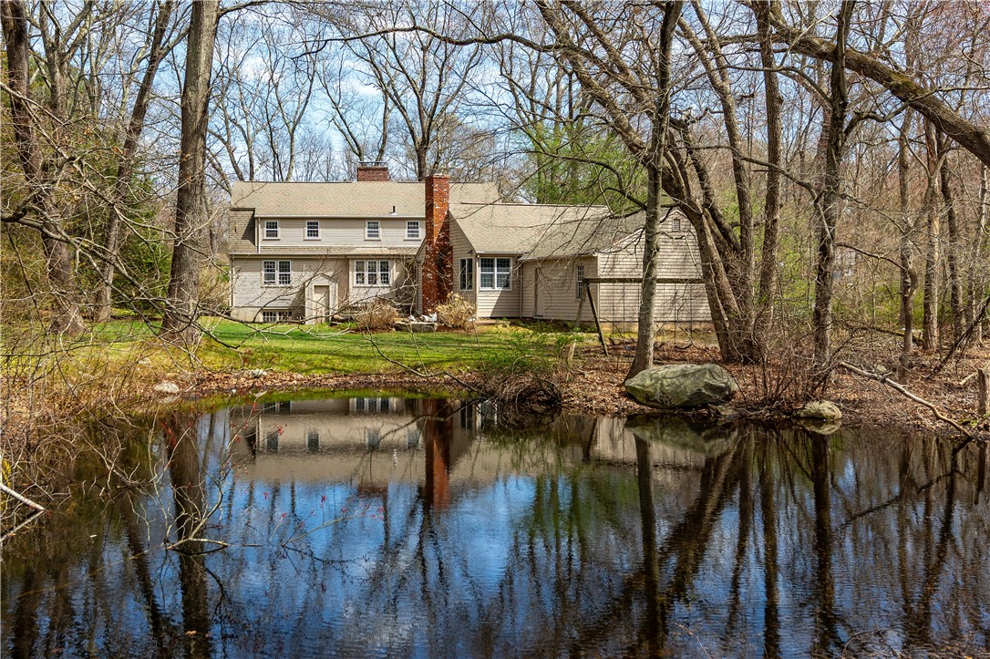 241 Howland Road East Greenwich, RI 02818 - Photo 5 of 50