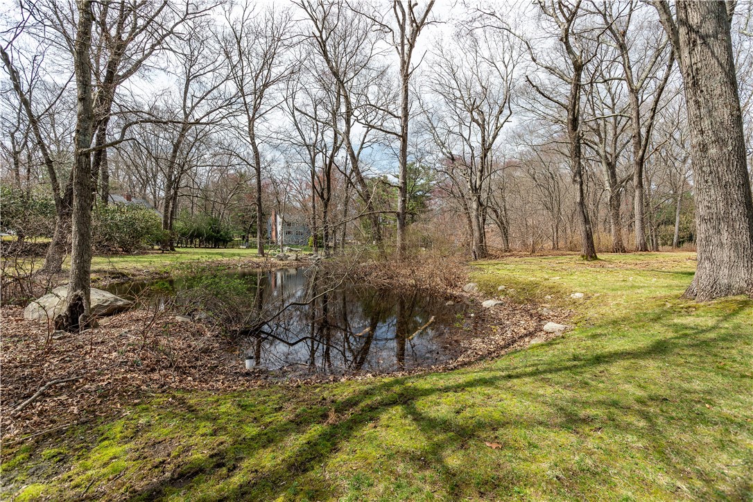 241 Howland Road East Greenwich, RI 02818 - Photo 6 of 50