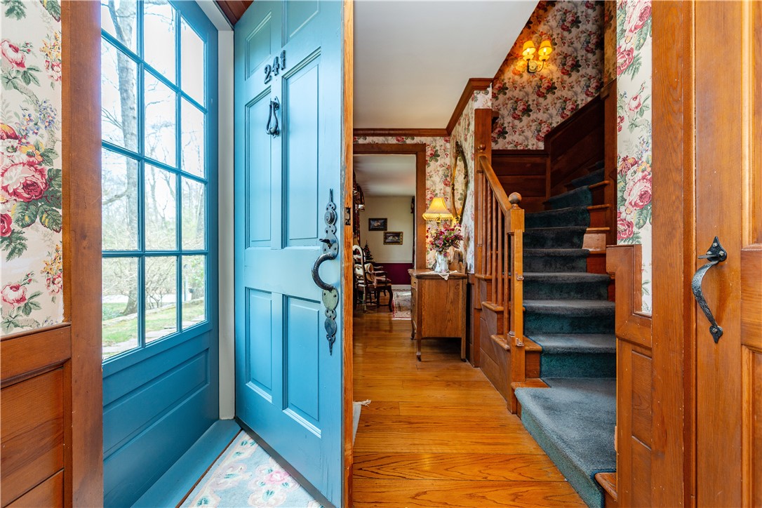 241 Howland Road East Greenwich, RI 02818 - Photo 8 of 50