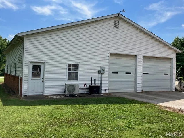 $175,000 | 4810 Airport Road, Albers, IL 62215