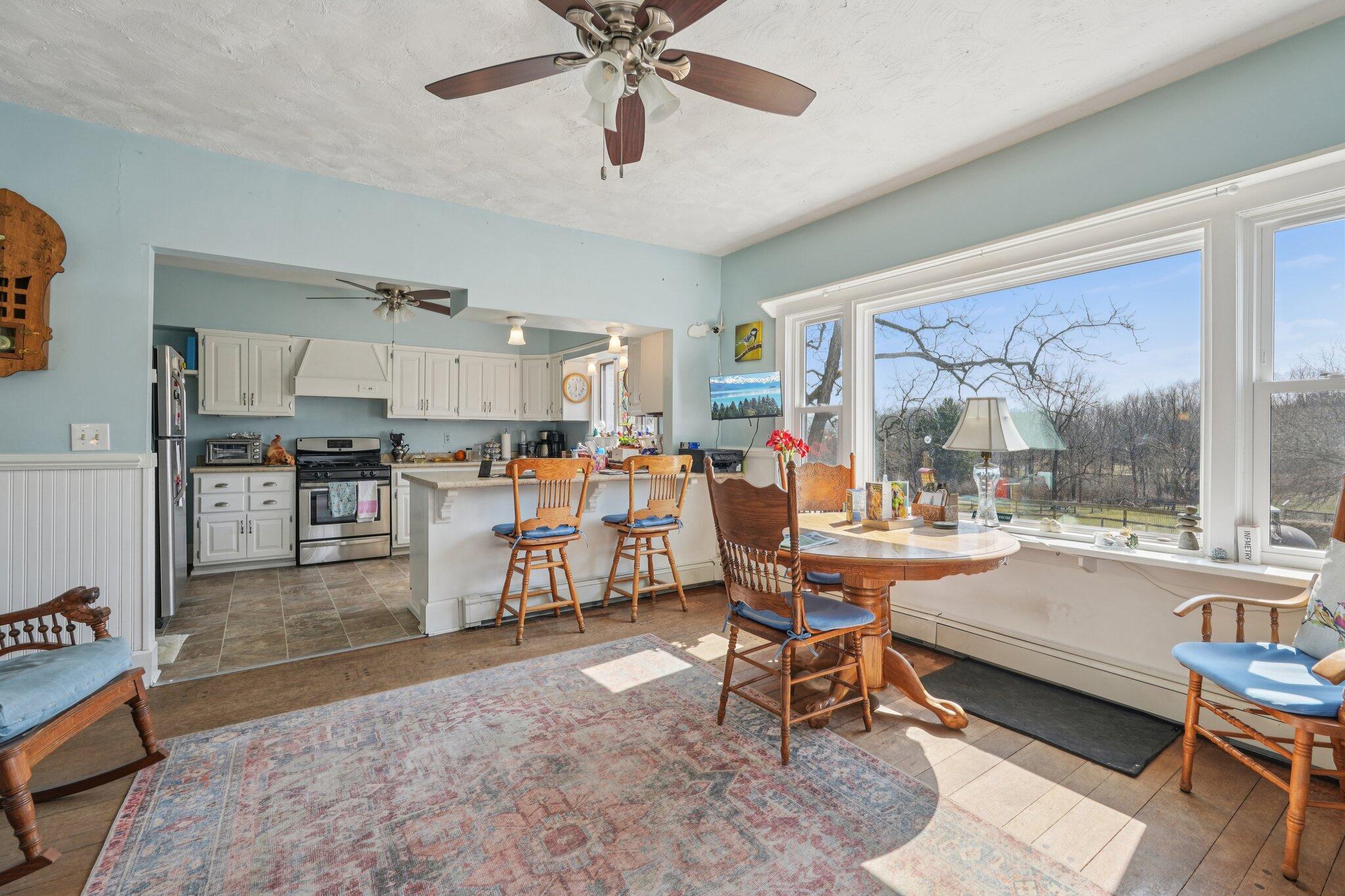 S102-w33389 County Road East Mukwonago, WI 53149 - Photo 2 of 49 Kitchen