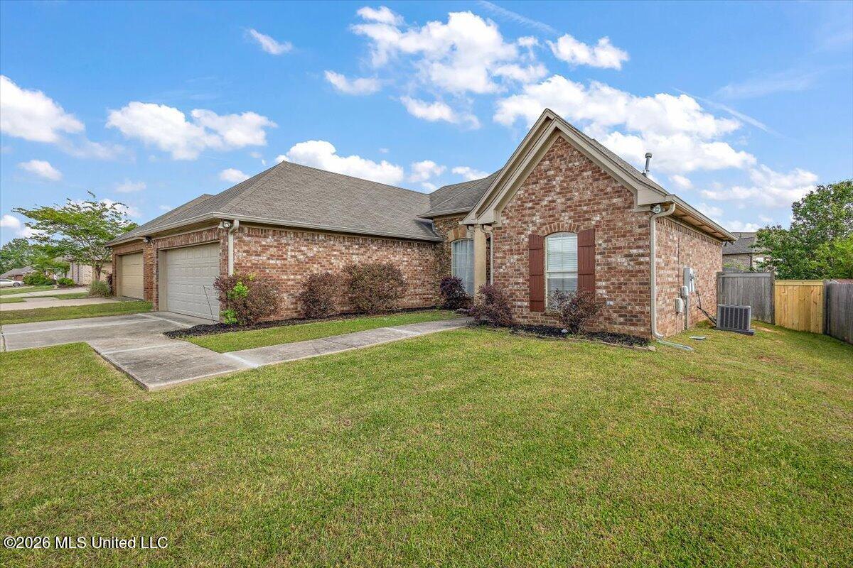 229 Greenfield Ridge Drive Brandon, MS 39042 - Photo 2 of 28 02-AHTP_8376