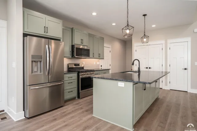 $365,000 | 917 Eagle Ridge Drive, Baldwin City, KS 66006