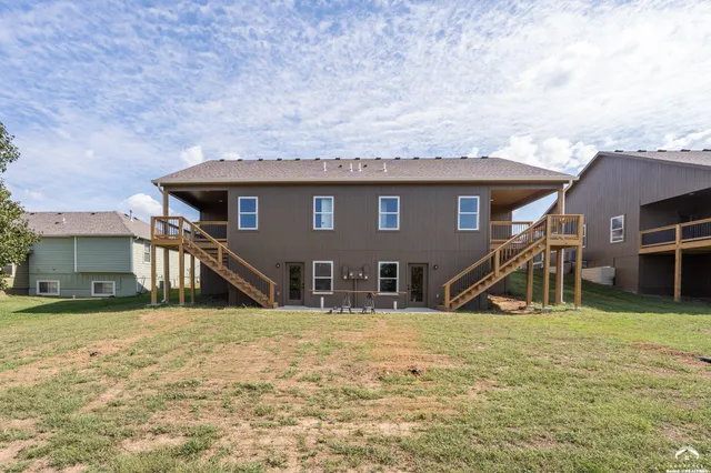 $365,000 | 917 Eagle Ridge Drive, Baldwin City, KS 66006