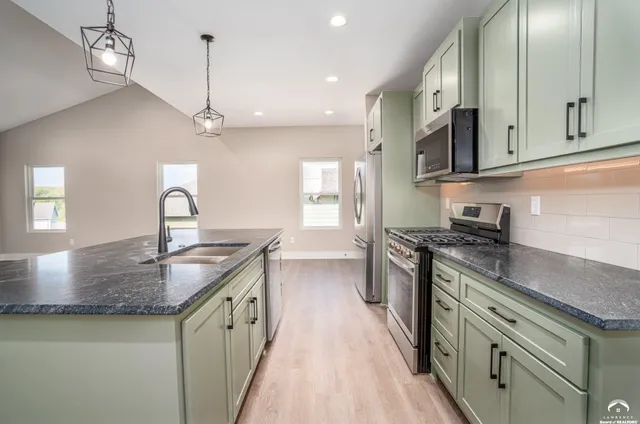 $365,000 | 917 Eagle Ridge Drive, Baldwin City, KS 66006