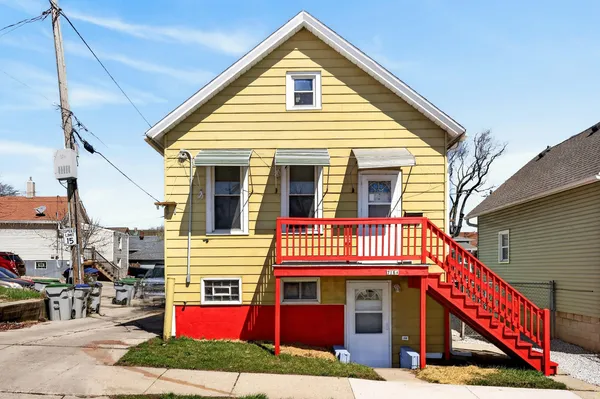 $235,000 | 716 West Rogers Street, Milwaukee, WI 53204