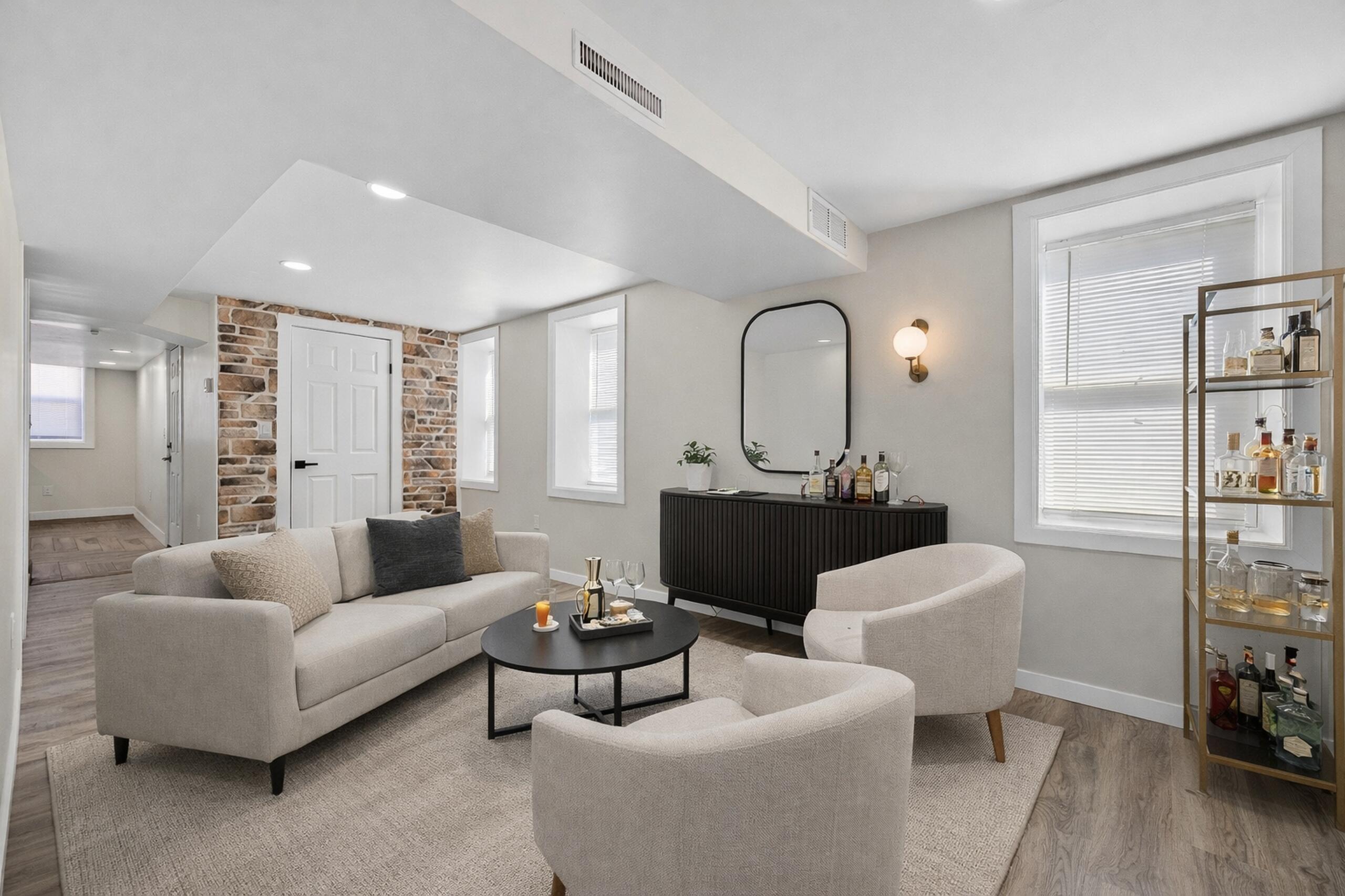 716 West Rogers Street Milwaukee, WI 53204 - Photo 11 of 40 Virtually Staged