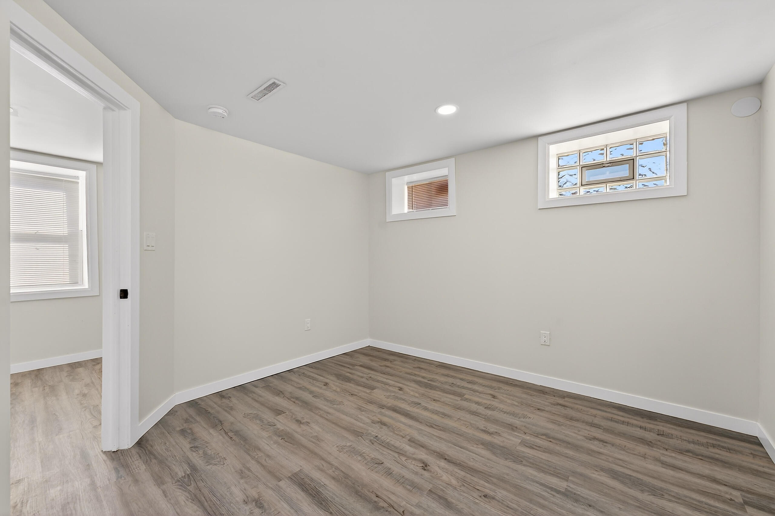 716 West Rogers Street Milwaukee, WI 53204 - Photo 15 of 40 Unit 1- Bedroom