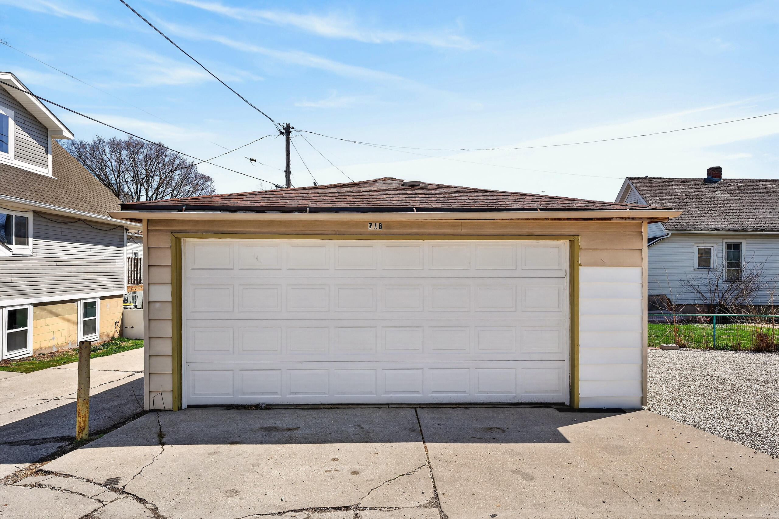 716 West Rogers Street Milwaukee, WI 53204 - Photo 39 of 40 Two Car Garage