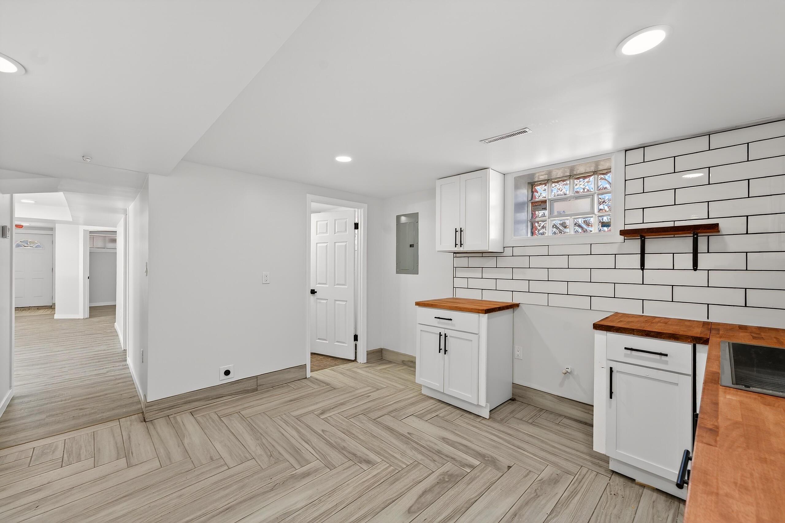 716 West Rogers Street Milwaukee, WI 53204 - Photo 6 of 40 Unit 1- Kitchen