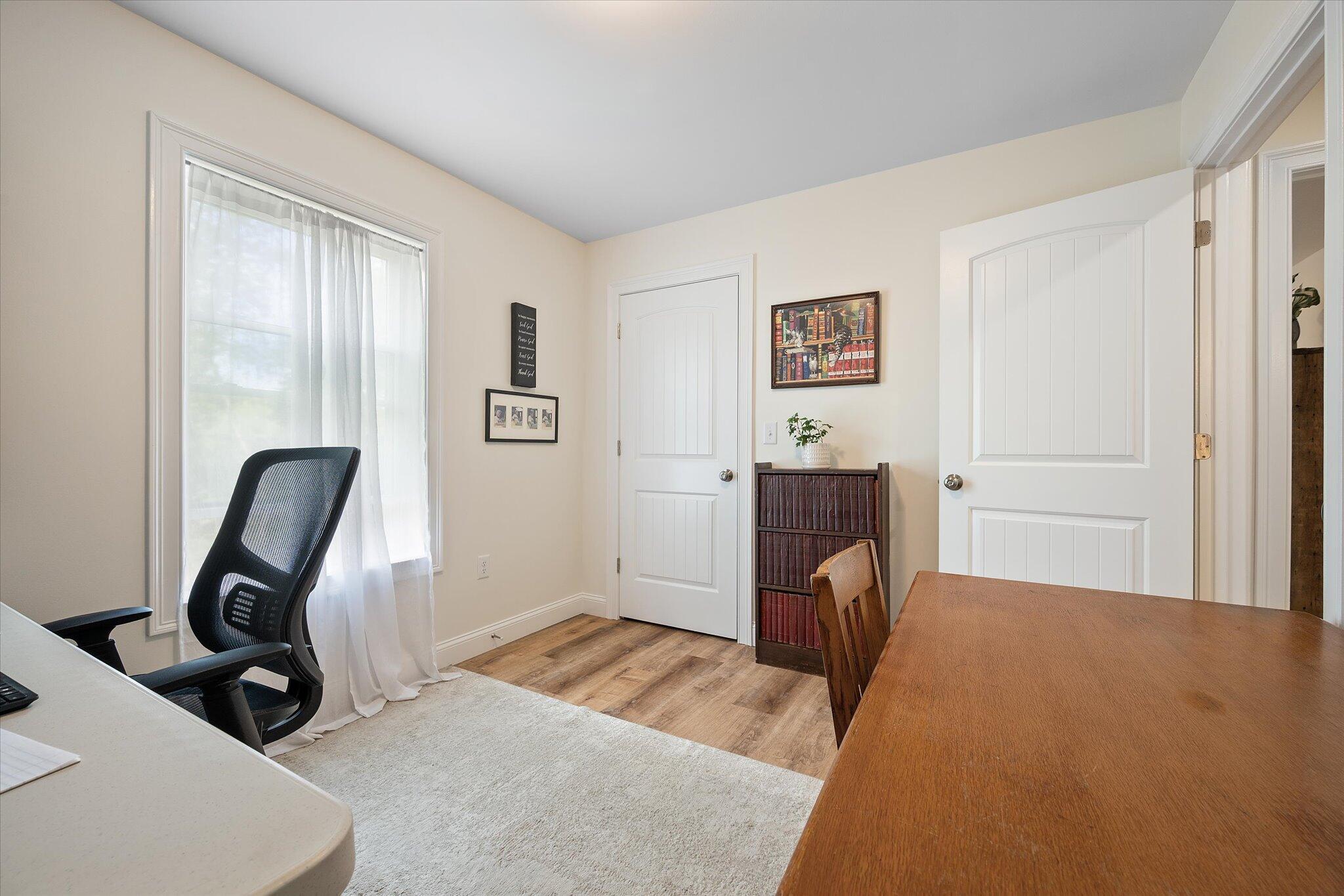 89 Union Street Orono, ME 04473 - Photo 32 of 49 32-Bedroom 3