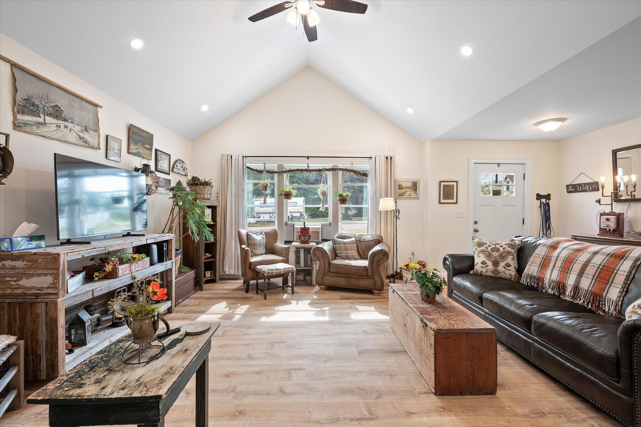 89 Union Street Orono, ME 04473 - Photo 5 of 49 05-Living Room