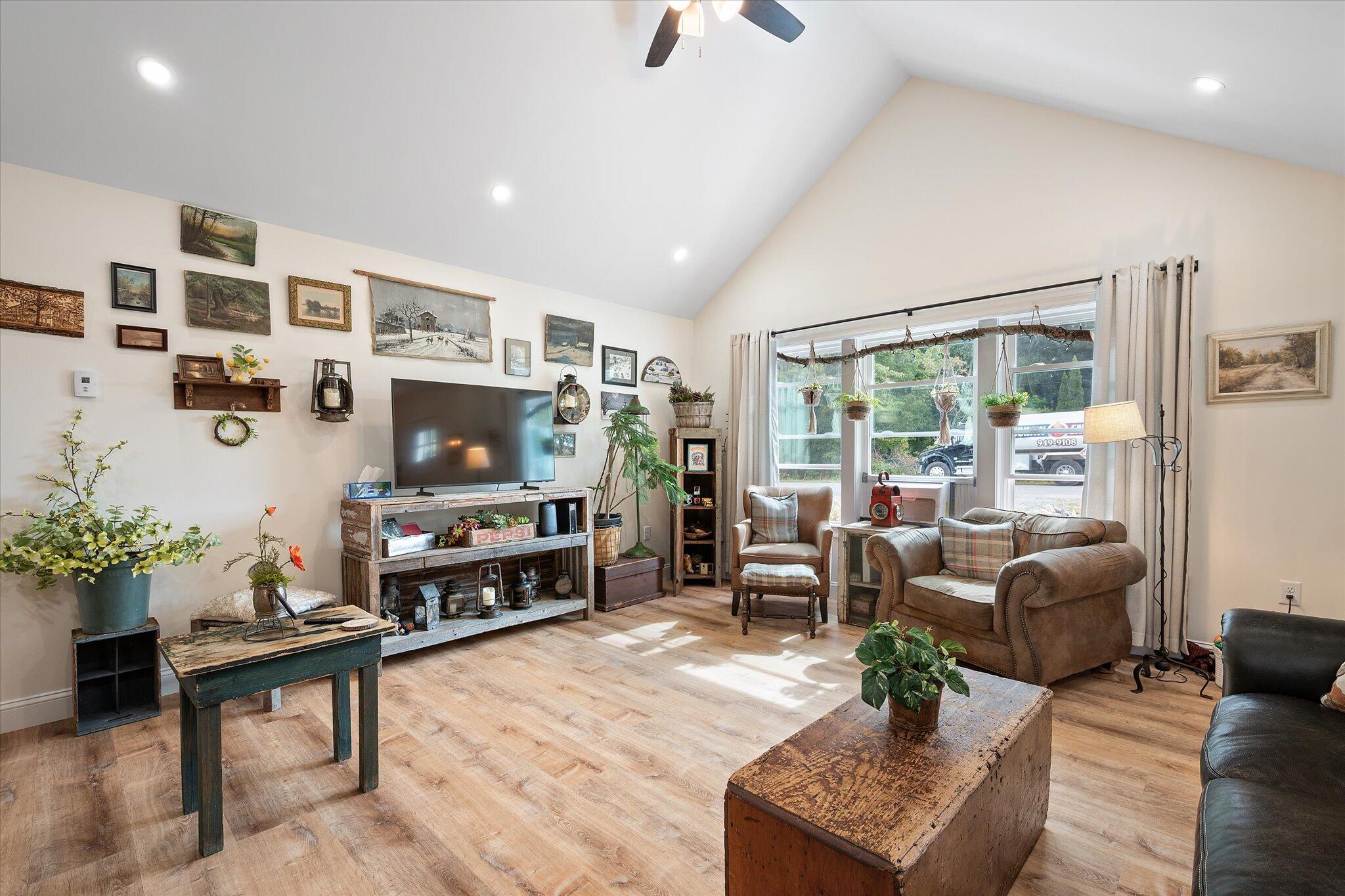 89 Union Street Orono, ME 04473 - Photo 7 of 49 07-Living Room