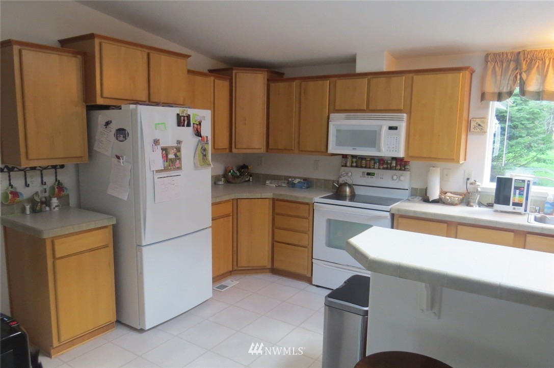 42 Derrick Road Port Angeles, WA 98362 - Photo 14 of 23