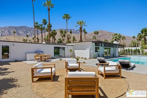$2,250,000 | 2020 South Navajo Drive, Palm Springs, CA 92264