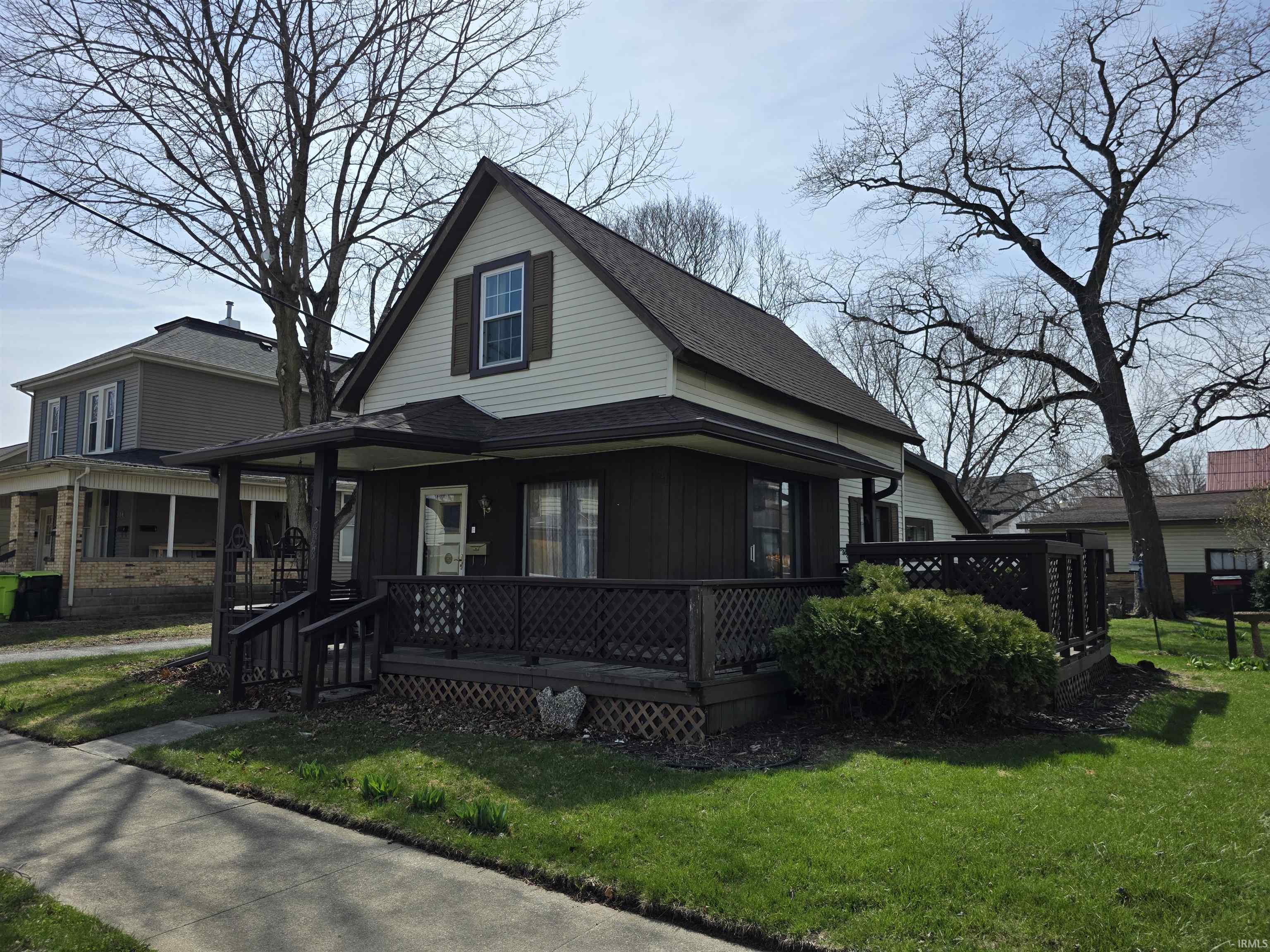 458 Whitelock Street Huntington, IN 46750 - Photo 2 of 26