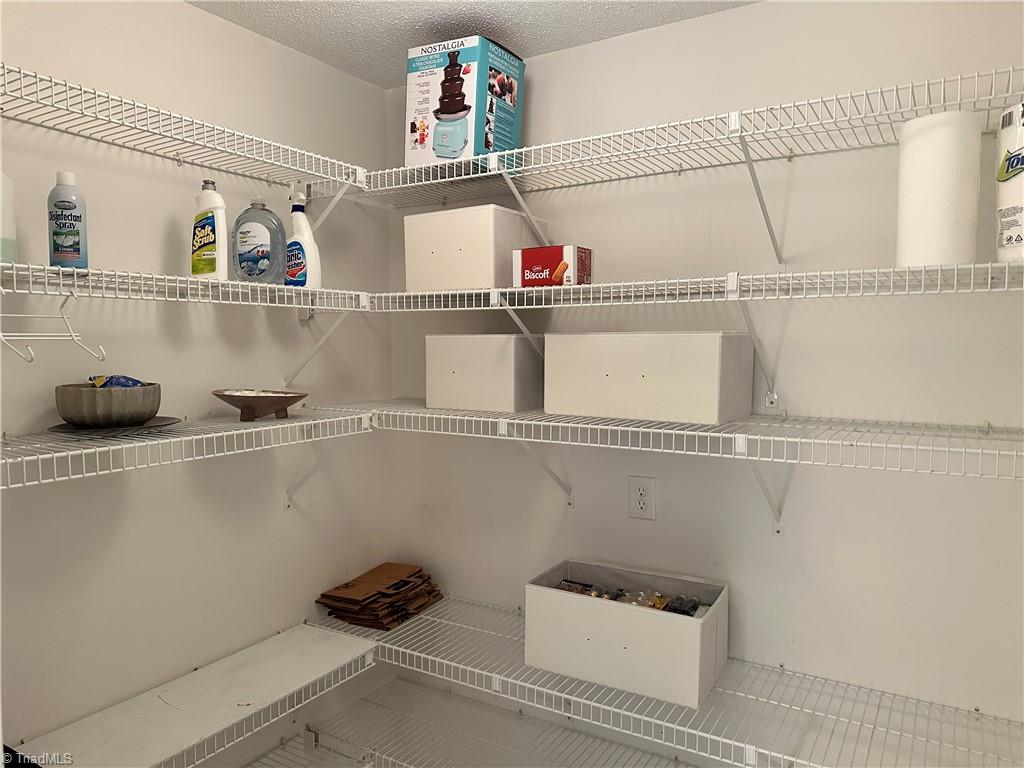 633 Huntington Drive High Point, NC 27262 - Photo 6 of 34 Large Walk-in Pantry