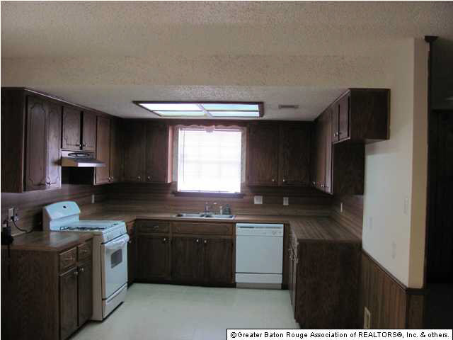 2165 General Beauregard Avenue Baton Rouge, LA 70810 - Photo 3 of 11