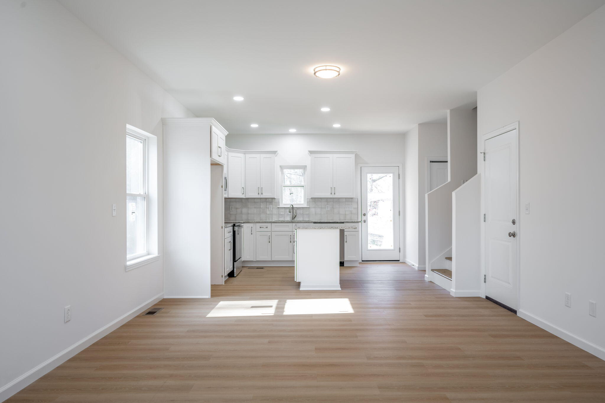 3022 Addison Road Chattanooga, TN 37406 - Photo 3 of 14 14-web-or-mls-DSC_2052